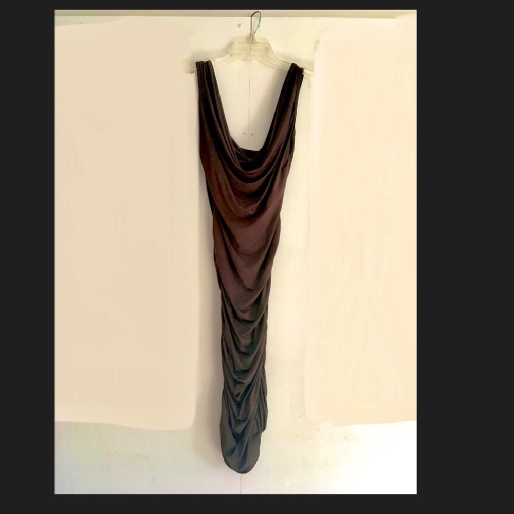 2Body contour, elastic lycra dresses in chocolate, brown and off-white